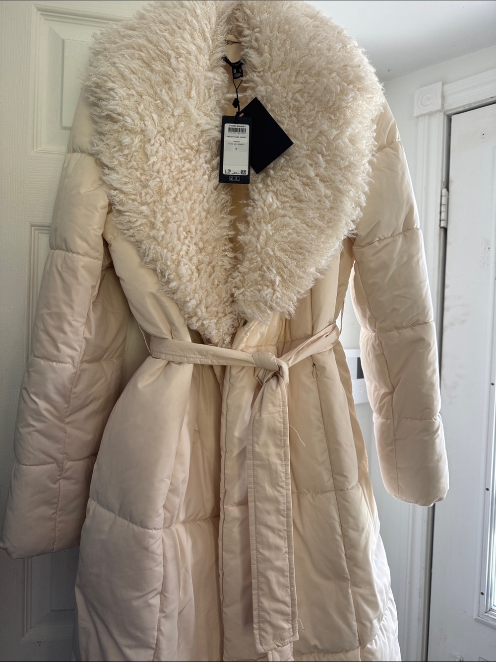 Vero Moda NWT Cream Long Puffer Coat with Faux-Shearling Collar